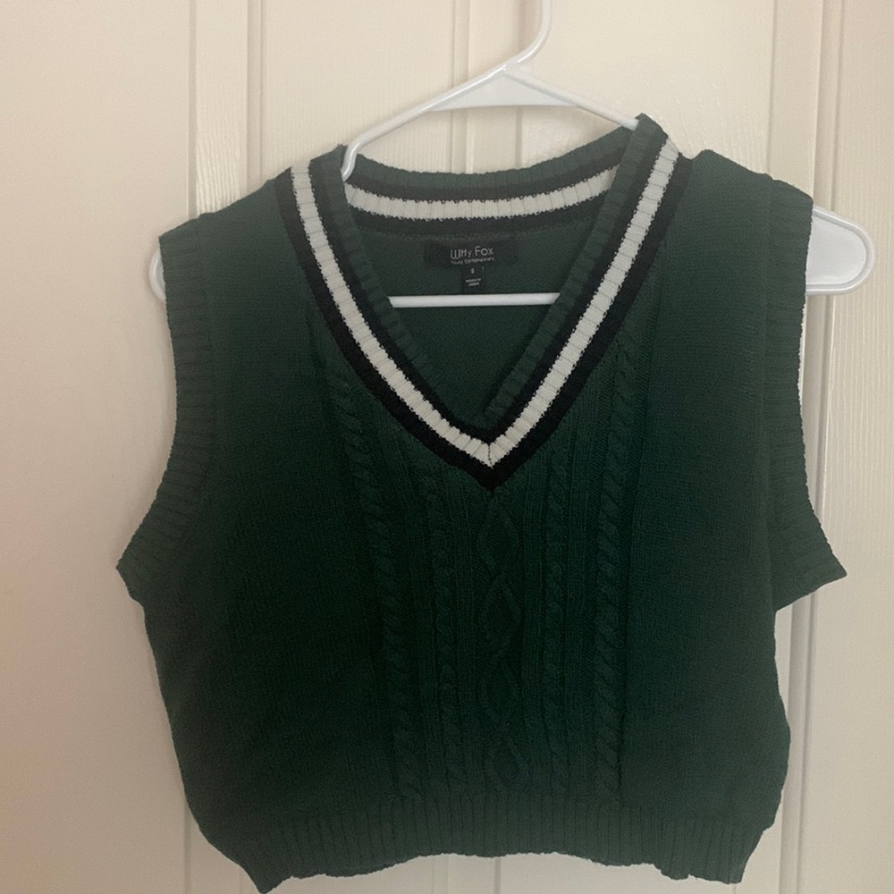 Green cropped sweater vest